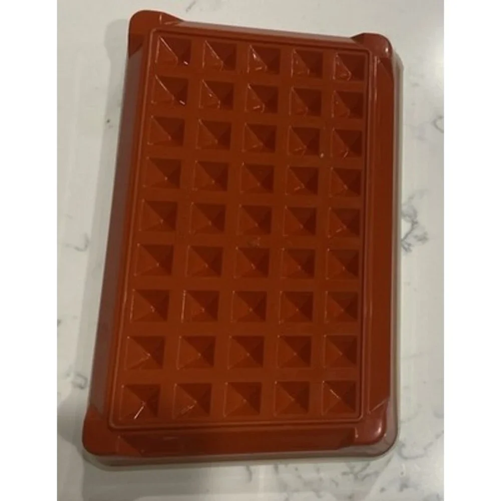 Vintage Tupperware 1292-4 Paprika Red Marinade Deli Bacon Hot Dog Keeper Storage